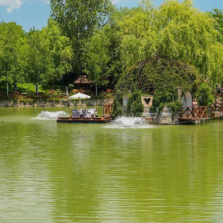 The Wind Mills Hydropark Gorna Malina Exterior foto